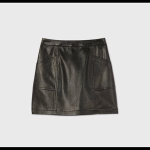 Girls faux leather skirt